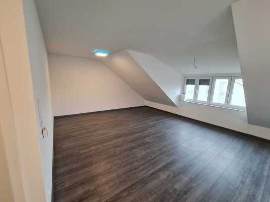 1050 € - 79.53 m² - 2.0 Zi.