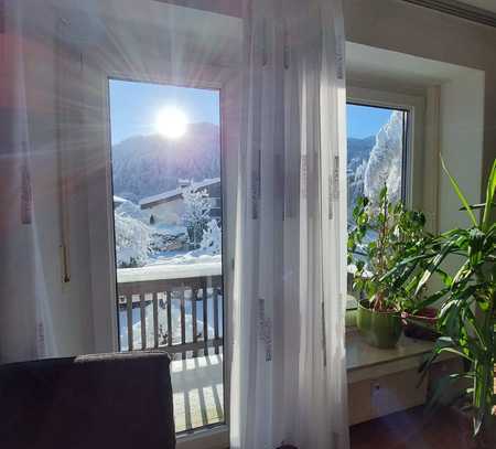 lichtdurchflutete 3-Zimmer-Wohnung mit Balkon und Einbauküche in Garmisch-Partenkirchen