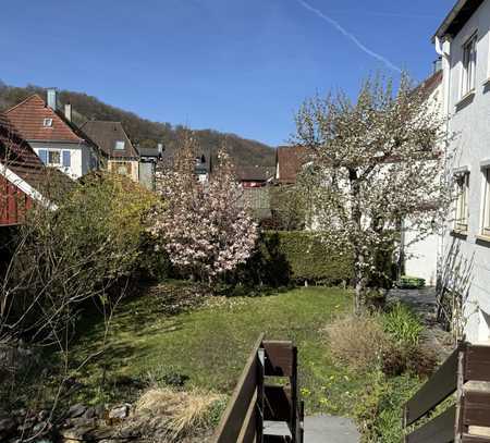 Freistehendes Einfamilienhaus in toller Lage von Tübingen mit zwei Garagen und schönem Garten