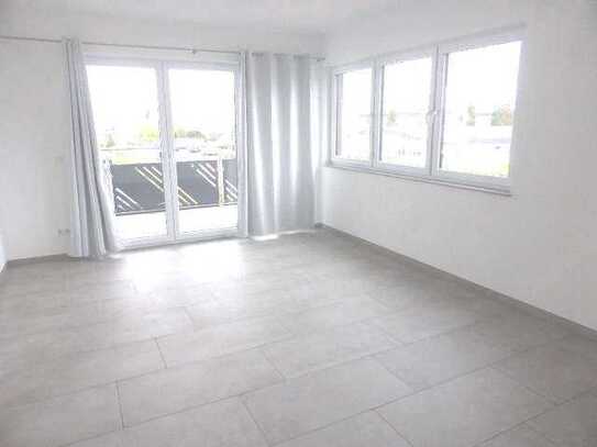 Erlensee-R., Büroräume mit Aufzug ca. 93 m², 3 Parkplätze, Balkon