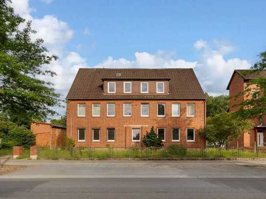 Teilsaniertes Mehrfamilienhaus mit 6 Wohnungen in Uelzen