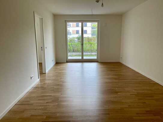 Erstbezug: 2-Zimmer mit Terrasse nahe Ostbahnhof/Spree - New 2-Room near East St/Spree with Terrace