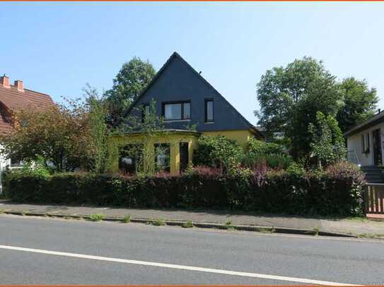 Kaufpreisreduzierung! Einfamilienhaus mit großer Garage in Spaden