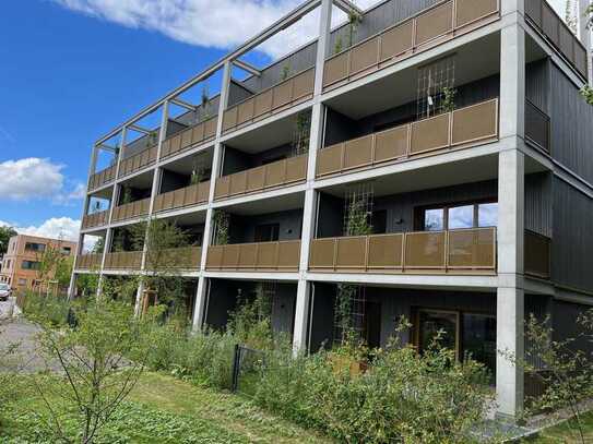 Hochwertige 2-Zimmer-Wohnung mit Einbauküche und Balkon in Würzburg neuwertig