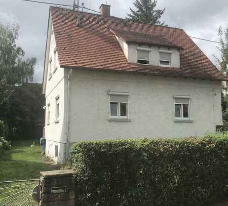 Einfamilienhaus mit großem Garten freistehend in Stuttgart Büsnau