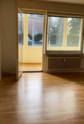 2 Zimmer plus Wintergarten - Mietfreie Eigentumswohnung mit Potential