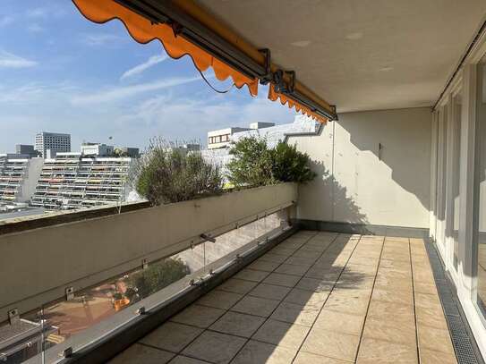 Exklusive Terrassenwohnung im 8. Obergeschoss mit weiten Blick nach Osten und Westen