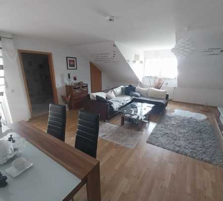 Sehr schöne 2,5 Zimmer Wohnung