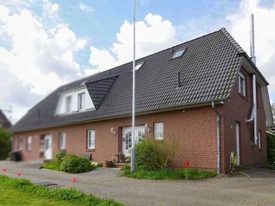 Home sweet home: Gepflegte Doppelhaushälfte mit Garten und Carport in idyllischer Lage