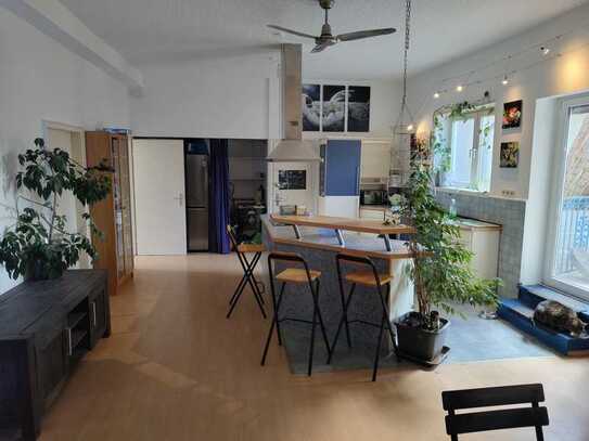 Geräumige 7,5-Raum-Loft-Wohnung mit Balkon und Einbauküche in Dossenheim