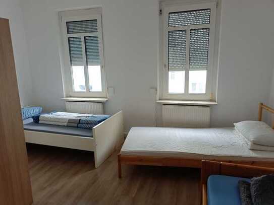 Freundliche teilmöblierte 3,5-Zimmer-Wohnung , WG-geeignetin Stuttgart