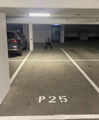 **Tiefgaragenstellplätze zu vermieten**