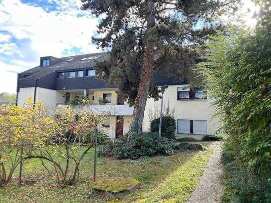 „Wohnen am Landschaftsschutzgebiet Glemswald“ 4 Zimmer-Wohnung mit großem Süd-/Westbalkon!