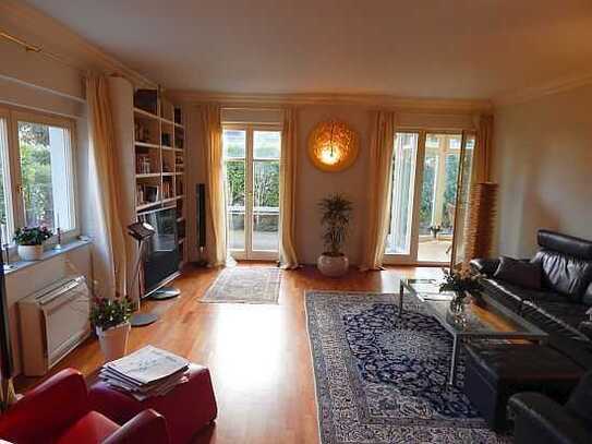 Garden apartment / 2 bedroom luxury flat in the heart of Wiesbaden