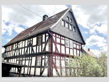 Fachwerkhaus mit Nebengebäude in Allendorf