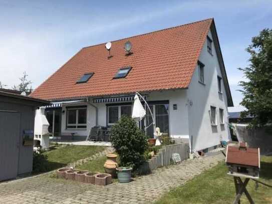 *** Wunderschöne Doppelhaushälfte mit Carport am Ortsrand ***