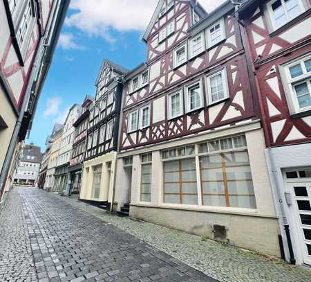 Historischer Charme und Moderne vereint - stilvolles Haus mit drei Wohneinheiten in zentraler Lage!