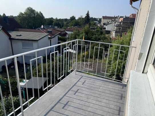 Helle 2 - Zi. - Wohnung mit EBK, Balkon und Blick über Garbenteich!