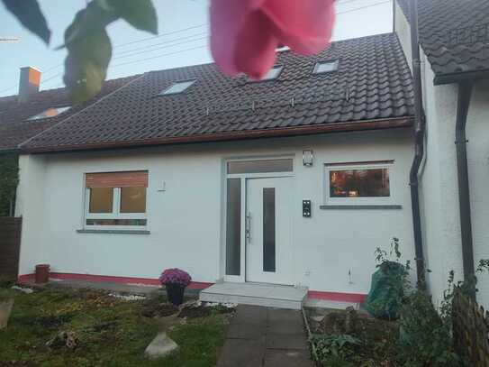 Reihenmittelhaus mit Aussicht, Terrasse und Garten