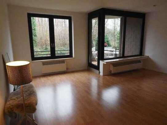 Moderne, gut geschnittene 2-Zimmer-Wohnung mit Süd-Balkon, Einbauküche und Stellplatz in Erkrath