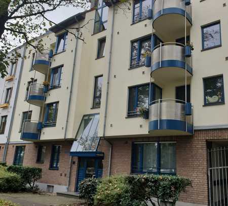 Sehr schöne 3 Zimmer Wohnung mit Süd-West Balkon + TG Stellplatz!