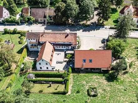 Romantisches Gästehaus mit Gastronomie, Nebenhaus und großem Grundstück mitten im Donautal