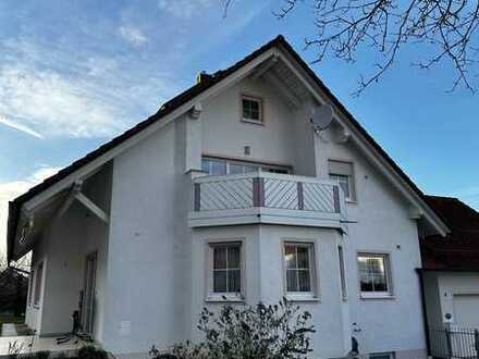 Böhmfeld, DG-Wohnung mit Loggia