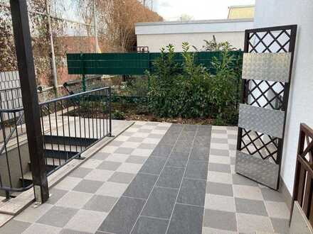 3 - Zimmer- Gartenwohnung in Köln - Weiss