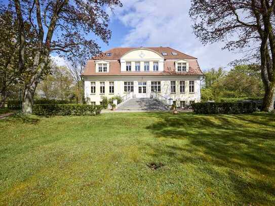 Jagdschloss mit Eigenjagdbezirk, ca. 181 ha (ca. 85 ha Eigentum)