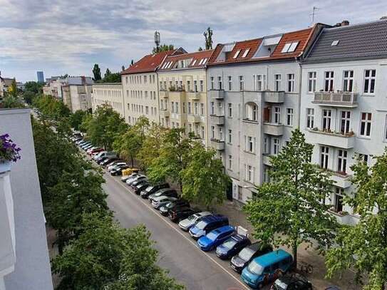 Wunderschöne und hochwertige Dachgeschosswohnung nahe Volkspark Friedrichshain!!!