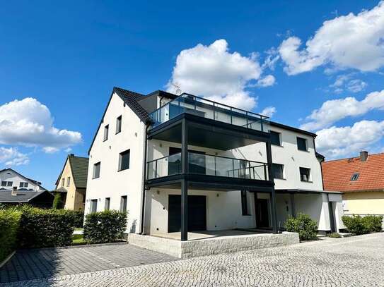 *wunderschöne und helle 4 - Raumwohnung mit Balkon in grüner Lage*