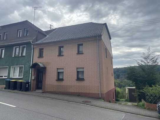 gepflegtes Einfamilienhaus / Doppelgarage in Quierschied