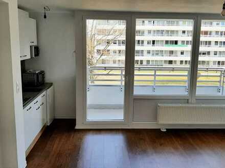 Freundliche, sanierte 1-Zimmer-Wohnung mit Balkon in Oberschleißheim
