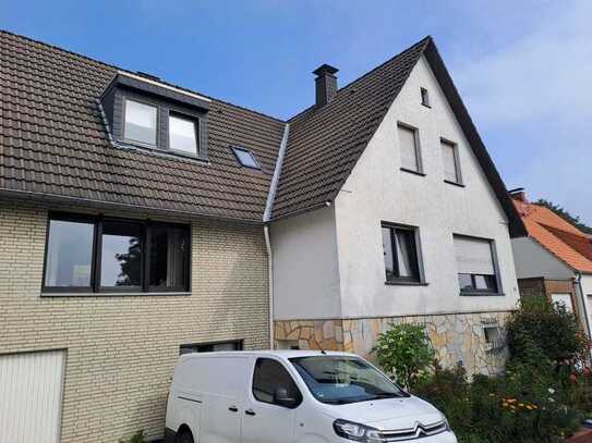 Idyllisches Einfamilienhaus mit Einliegerwohnung und großem Südhang-Grundstück in Altgmhütte