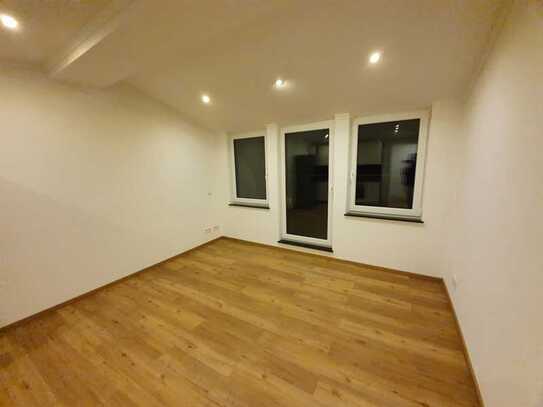 Exklusive 2-Zimmer-Dachgeschoßwohnung mit Terrasse und Einbauküche in Berlin-Lichtenberg ab 01.01.25