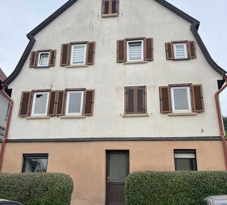 4 Zimmer Altbauwohnung ohne Balkon aber mit Gartennutzung in schöner Lage