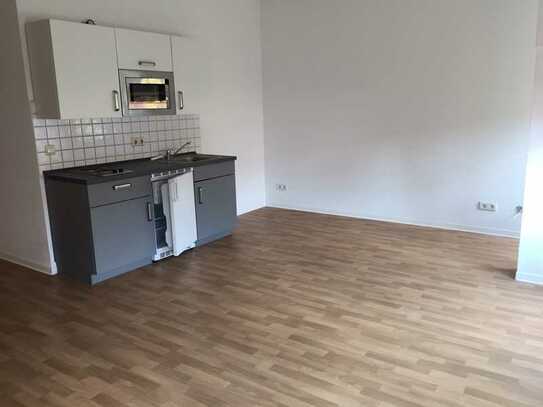 Altstadt / 1 Zimmer DG Wohnungmit EBK zu vermieten