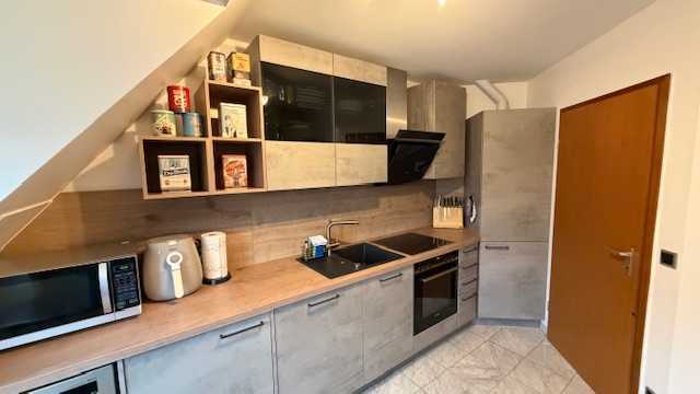                                                               Modernisierte, helle, gro&szlig;e 3-Zi-Whg., Loggia, Einbauk&uuml;che, Waschm., G&auml;ste WC,&hellip;                                                       in Schniegling (Nürnberg)
