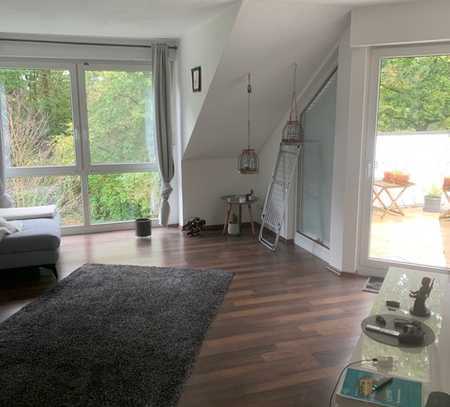 Attraktive 2-Zimmer-DG-Wohnung mit gehobener Innenausstattung mit Balkon in Oelde