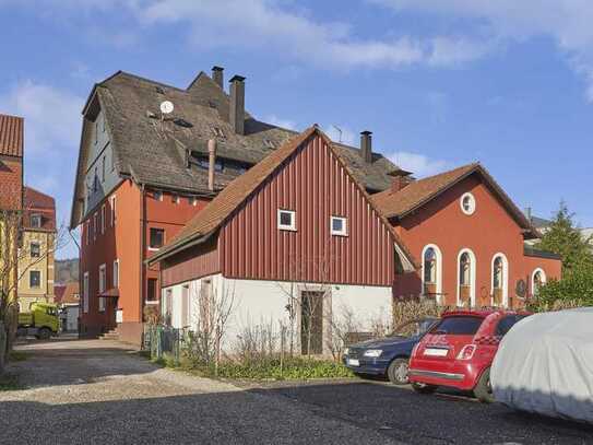 MFH mit Gewerbe, 9 Wohnungen in historischem Gebäude in 79183 Waldkirch