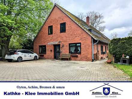 Ein Träumchen - Pferde am Haus: Zweifamilienhaus mit Doppelcarport & Pferdeboxen auf ca. 7.300 m²