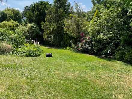 Attraktives EFH mit großem, sonnigen Garten in begehrter Wohnlage in Gröbenzell
