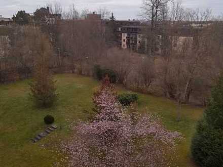 Stilvolle, gepflegte 2-Zimmer-Wohnung mit Balkon in Kaiserslautern