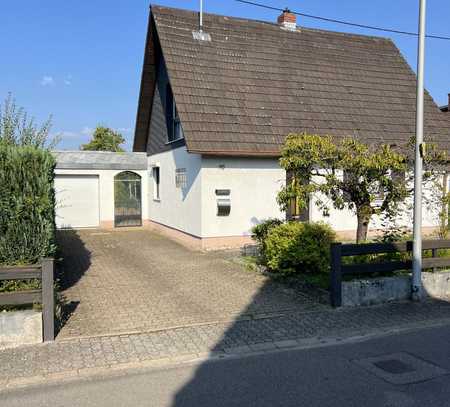 Von Privat 9-Zimmer-Einfamilienhaus in Saarbrücken