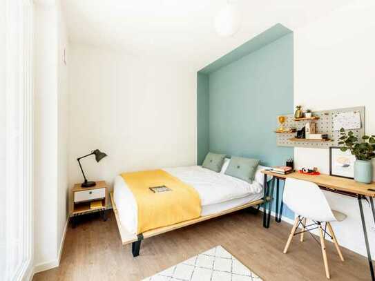 Double Bedroom in a 2 bedroom in Moabit