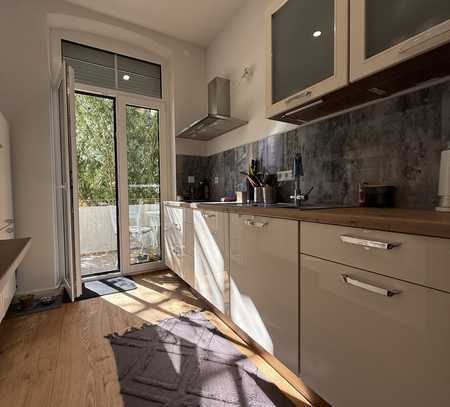 Modernisierte, sanierte 3 Zimmer Whg. im schönen Altbau Charme