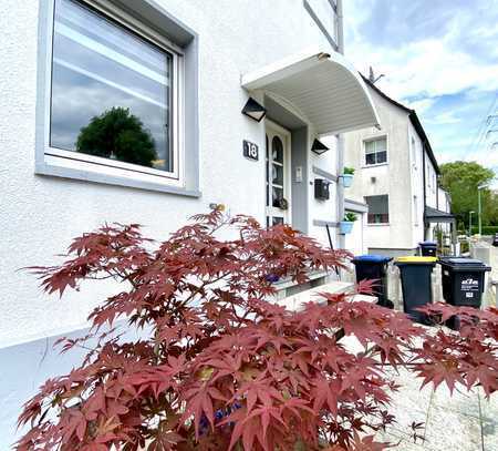 Idylle pur - charmantes Haus mit Apfelbaum im Garten und Doppelgarage sucht nette Famile