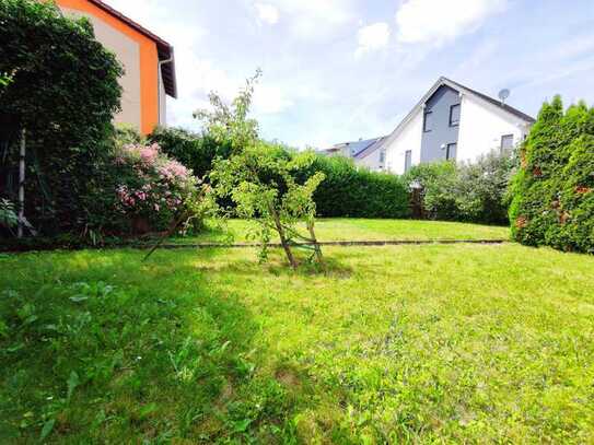 Großzügiges Einfamilienhaus mit weitläufigem Garten in Hähnlein