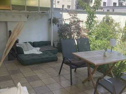 Schöne, helle 2-Zimmer-Wohnung mit Terrasse und Gartenmitbenutzung in Lindenthal