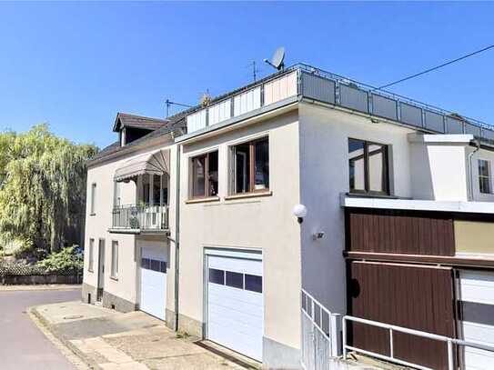 Großes EFH/MFH mit Dachterrasse, Garten und Blick ins Grüne, unweit vom Panoramaweg